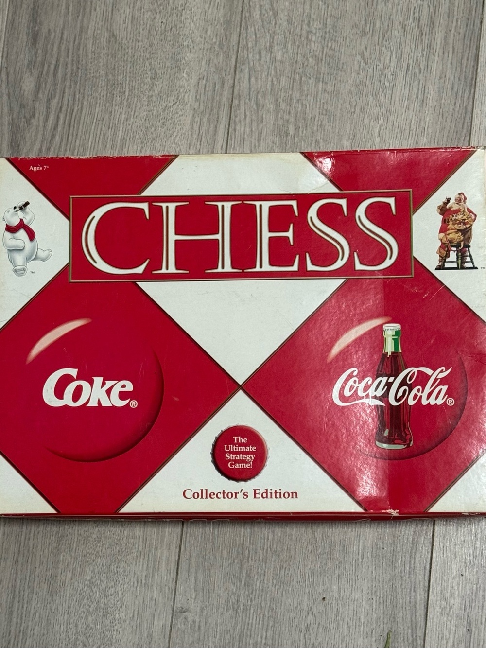 Coca-Cola‎ Collector's Edition Chess Set Red White Classic Game Box Art
